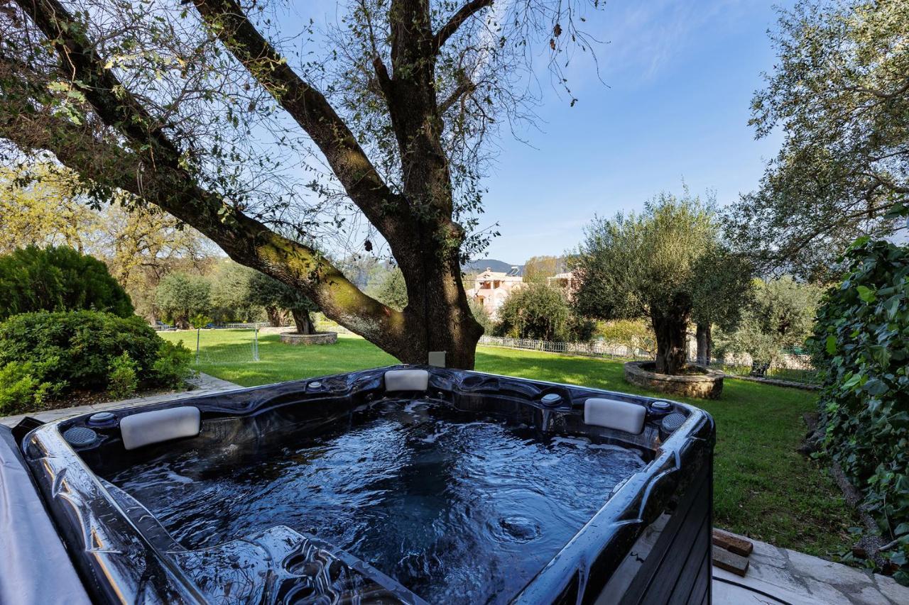 Spyrelia Villa With Private Pool & Outdoor Hot Tub Dassia  Exterior photo